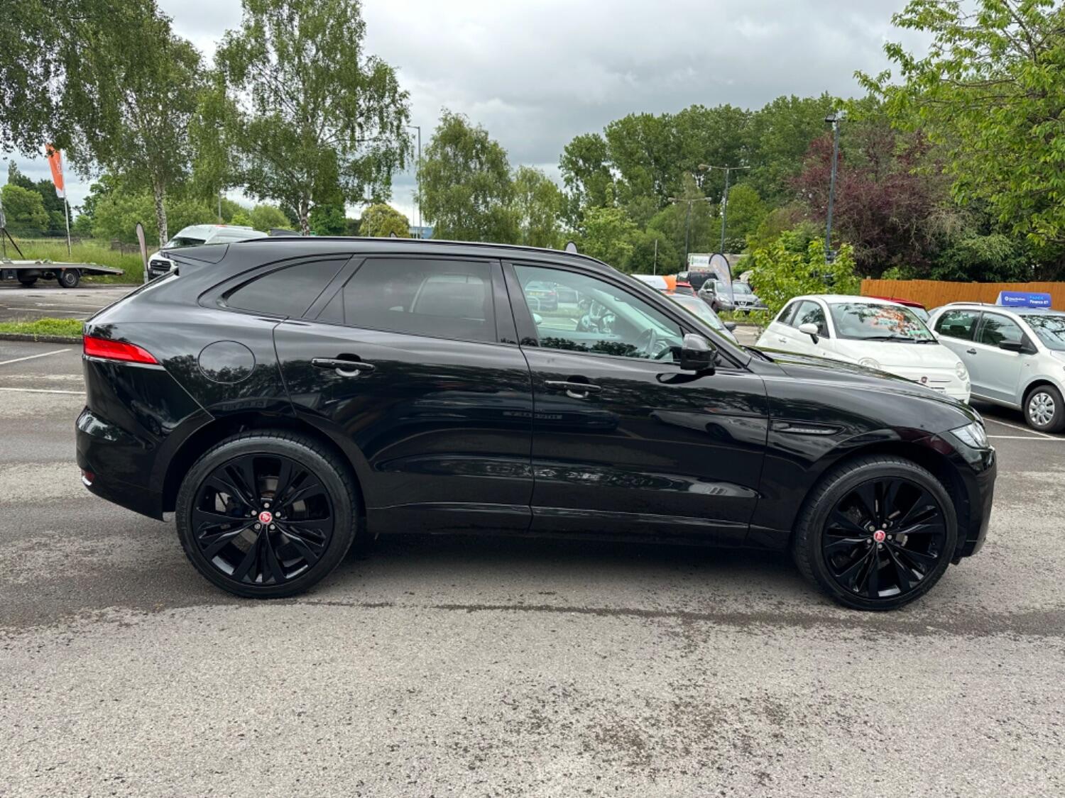 Used Jaguar F-Pace 2017 for sale - 76687275: Photo 6