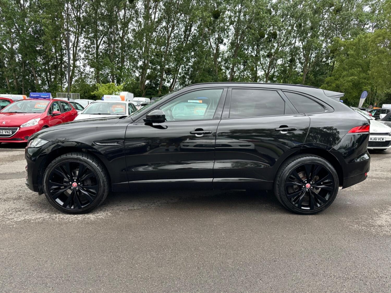 Used Jaguar F-Pace 2017 for sale - 76687275: Photo 7