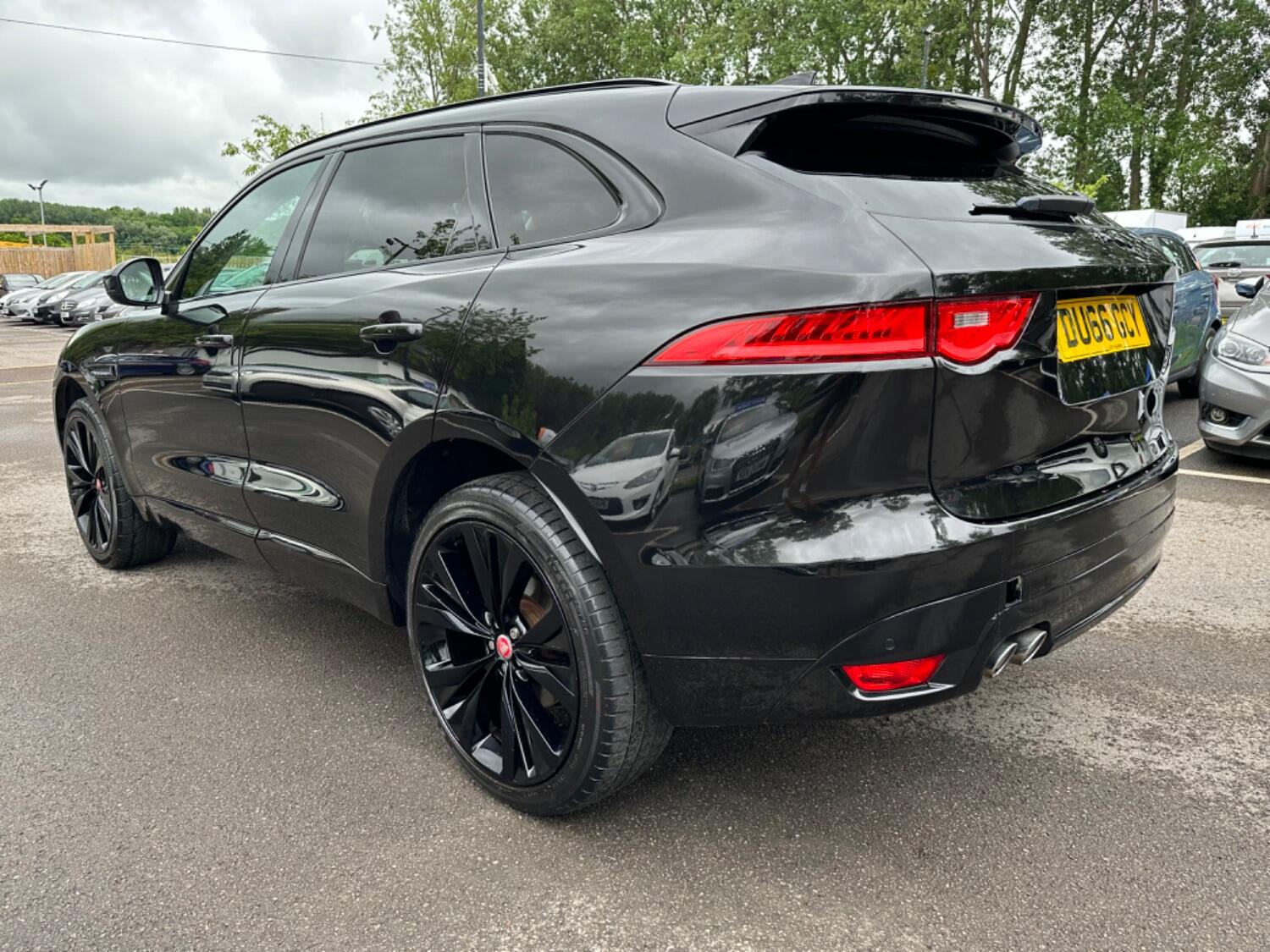Used Jaguar F-Pace 2017 for sale - 76687275: Photo 8