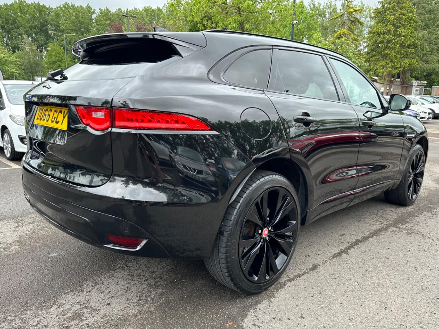 Used Jaguar F-Pace 2017 for sale - 76687275: Photo 9
