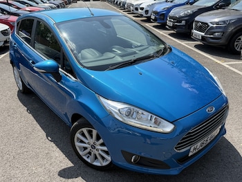 Used Ford Fiesta 2015 for sale - 79352710: Photo