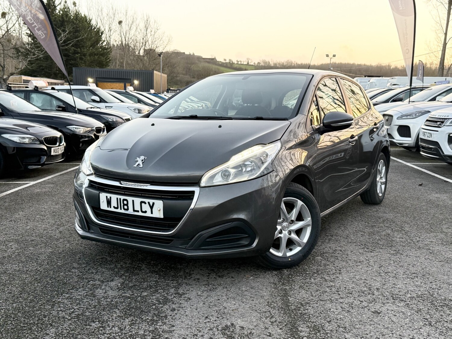 Used Peugeot 208 2018 for sale - 76884854: Photo 2
