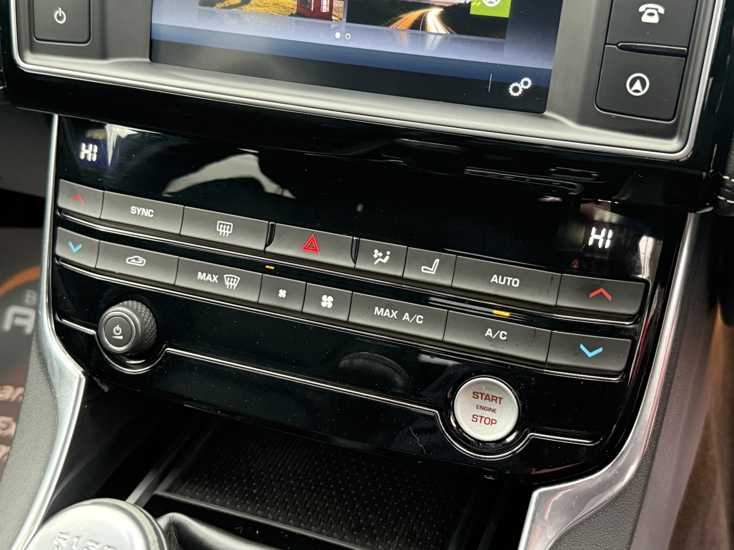 Used Jaguar XE 2016 for sale - 78045496: Photo 44