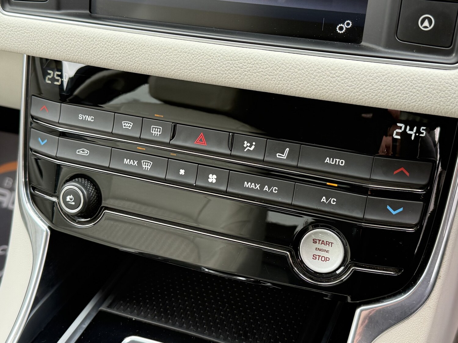 Used Jaguar XF 2016 for sale - 77694268: Photo 31