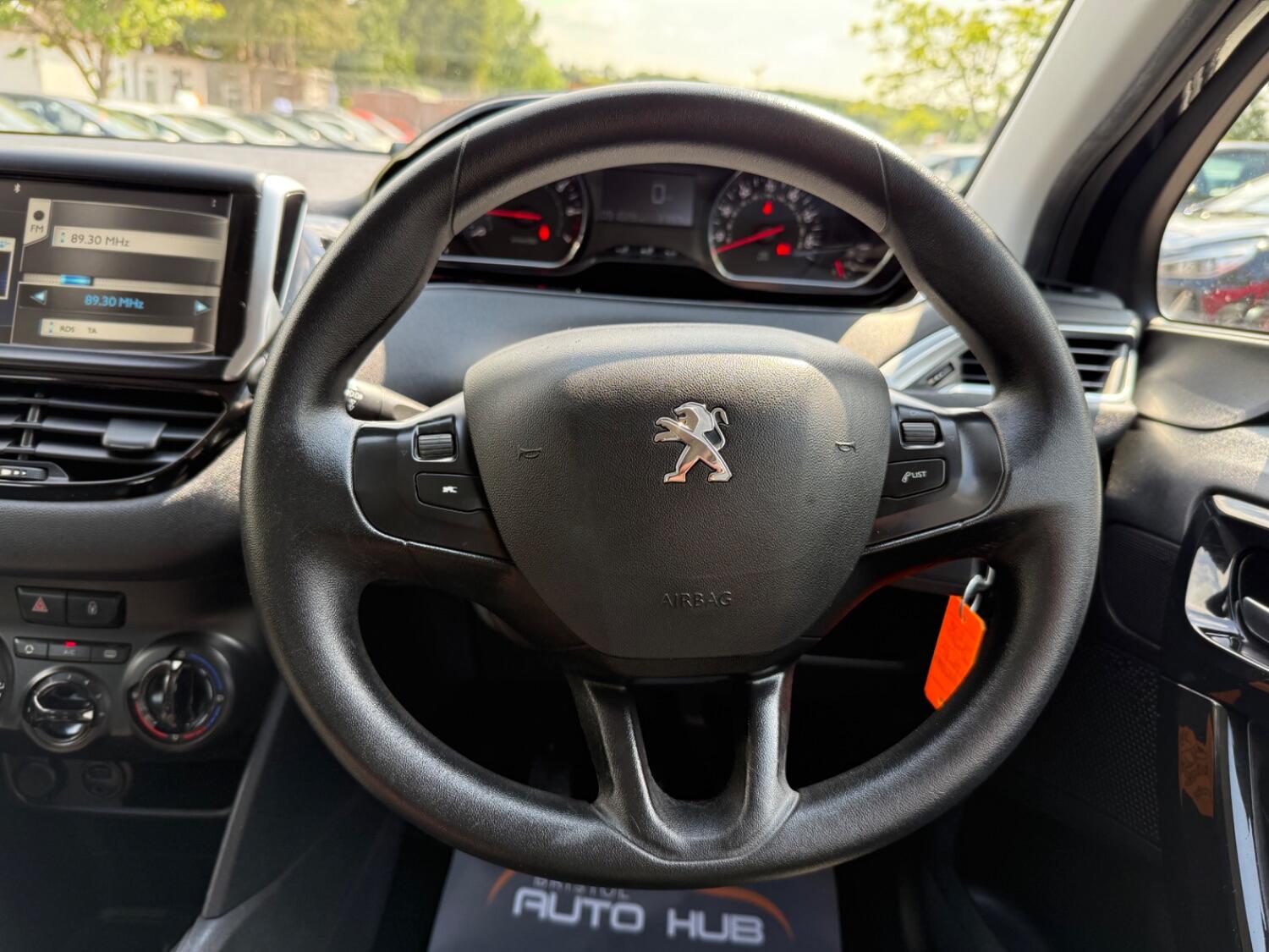 Used Peugeot 208 2012 for sale - 76579940: Photo 26