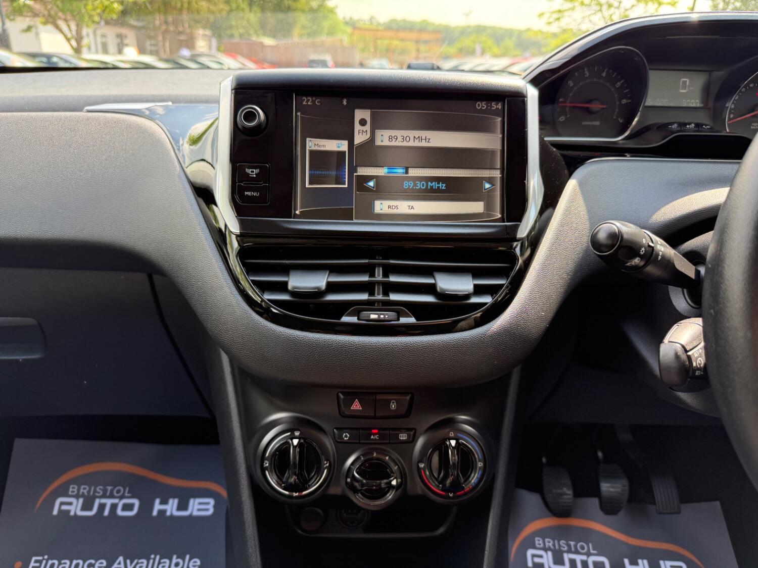 Used Peugeot 208 2012 for sale - 76579940: Photo 27