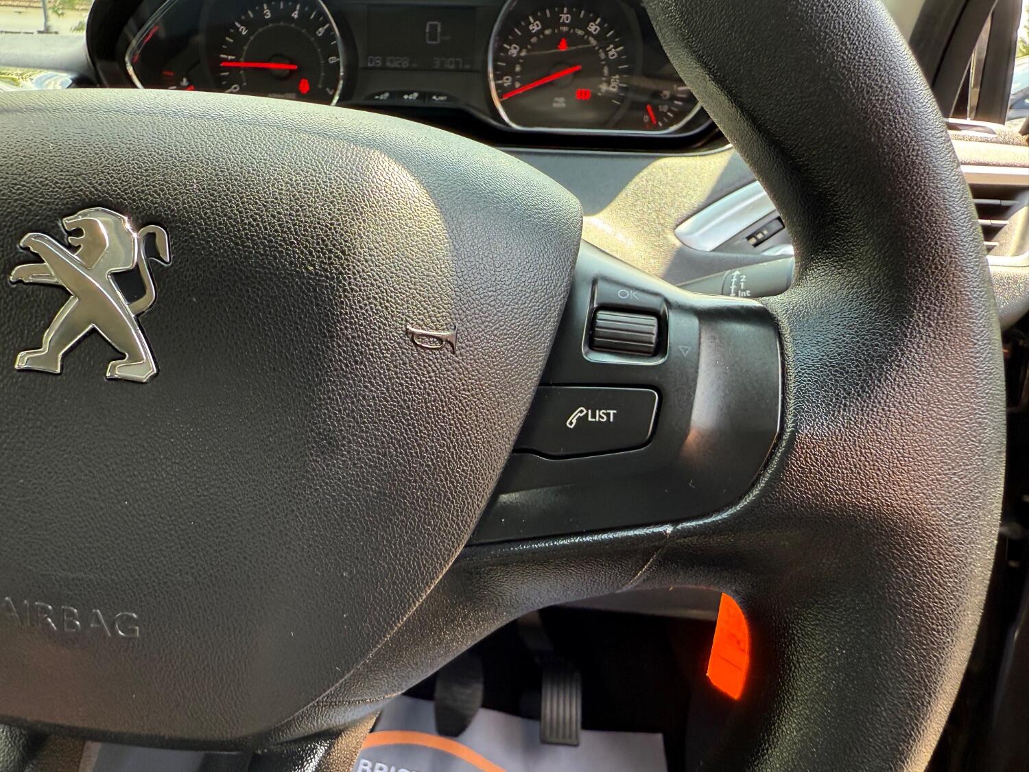 Used Peugeot 208 2012 for sale - 76579940: Photo 33