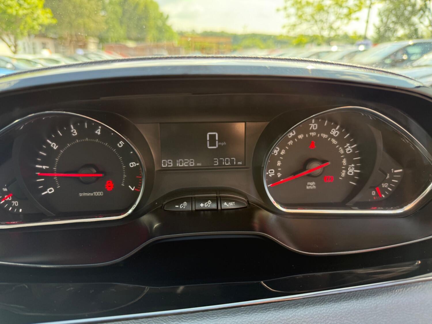 Used Peugeot 208 2012 for sale - 76579940: Photo 47