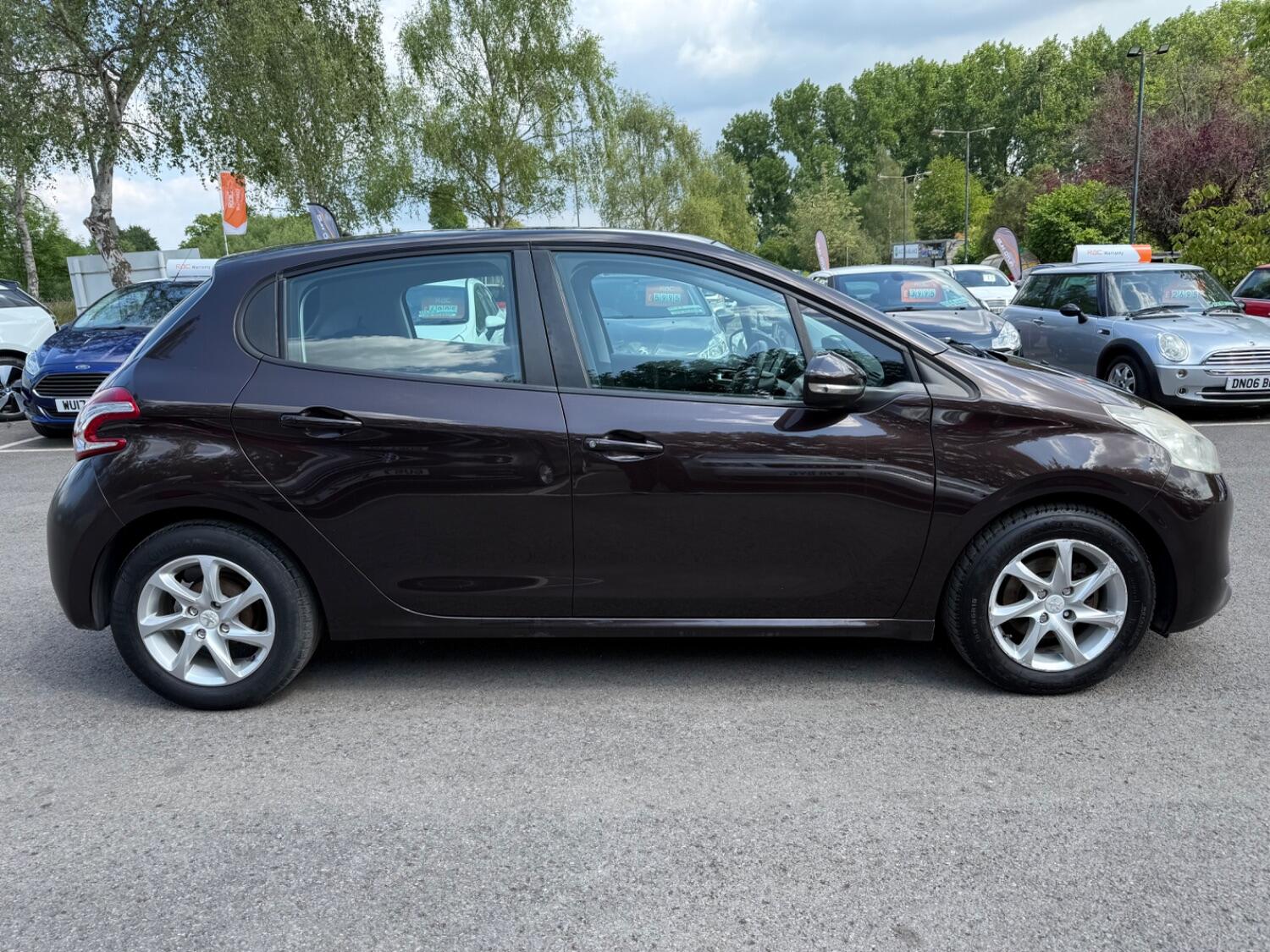 Used Peugeot 208 2012 for sale - 76579940: Photo 6