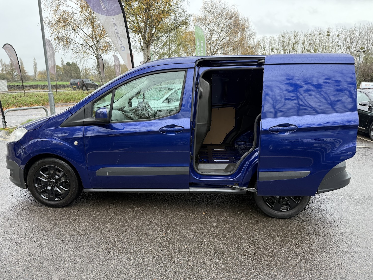 Used Ford Transit Courier 2016 for sale - 76446010: Photo 14