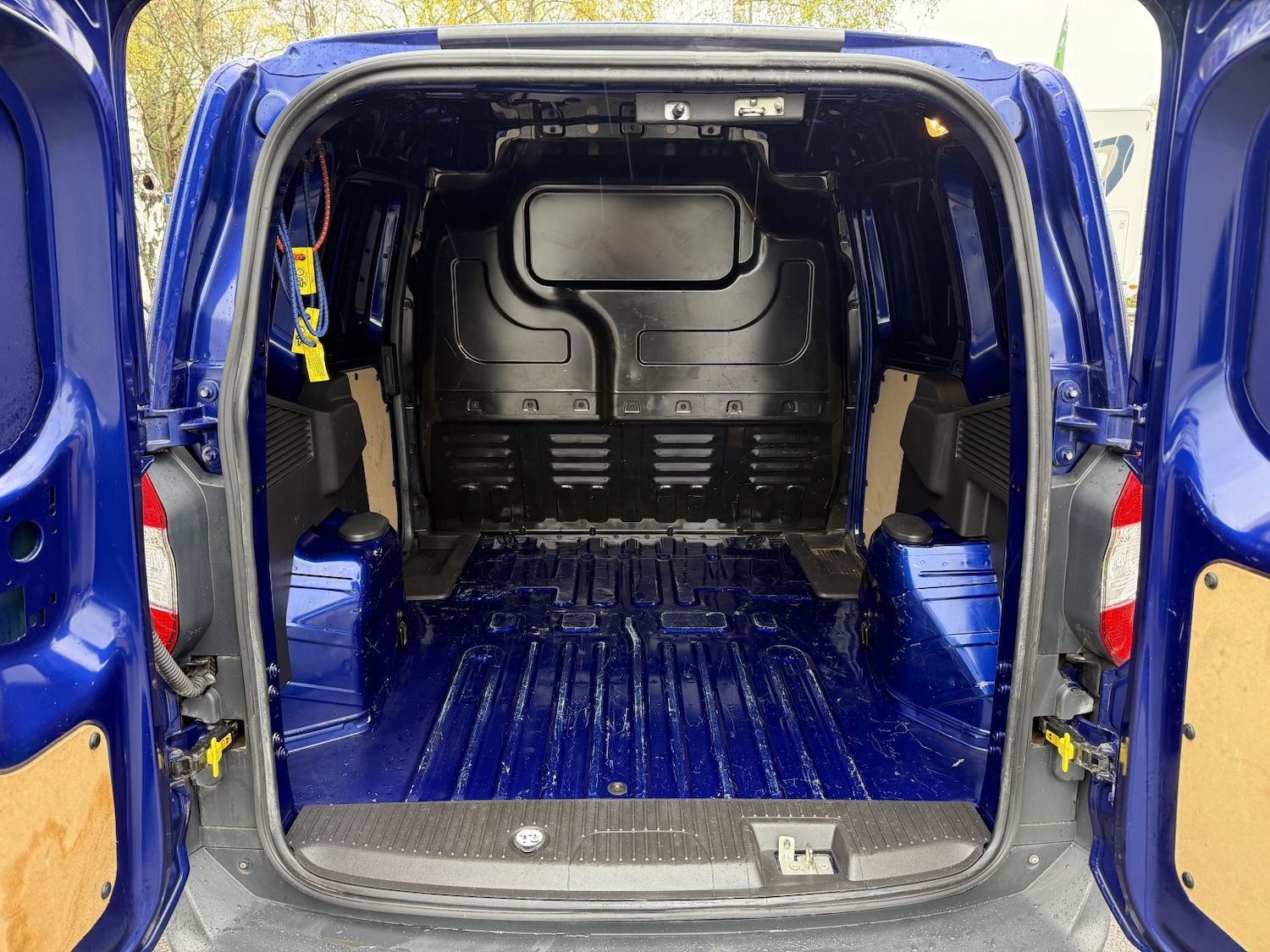 Used Ford Transit Courier 2016 for sale - 76446010: Photo 16