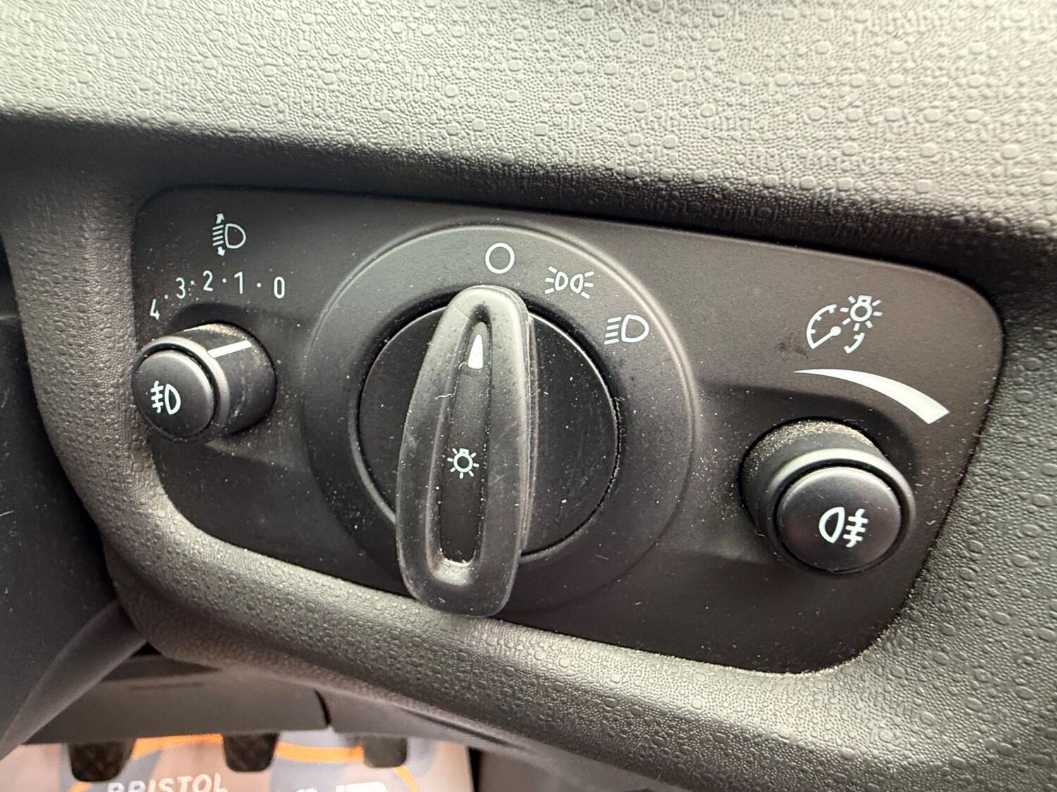 Used Ford Fiesta 2015 for sale - 76369356: Photo 44