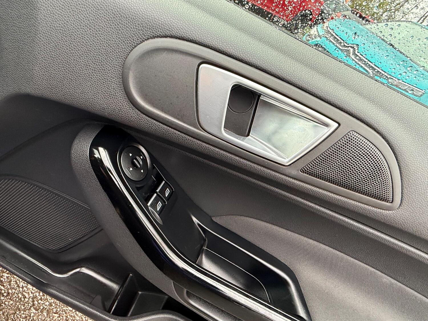 Used Ford Fiesta 2015 for sale - 76369356: Photo 45