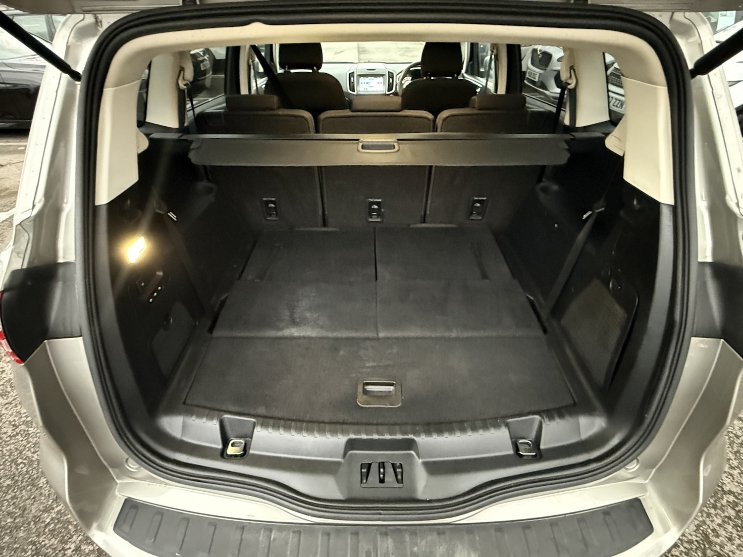 Used Ford S-Max 2016 for sale - 77073147: Photo 17