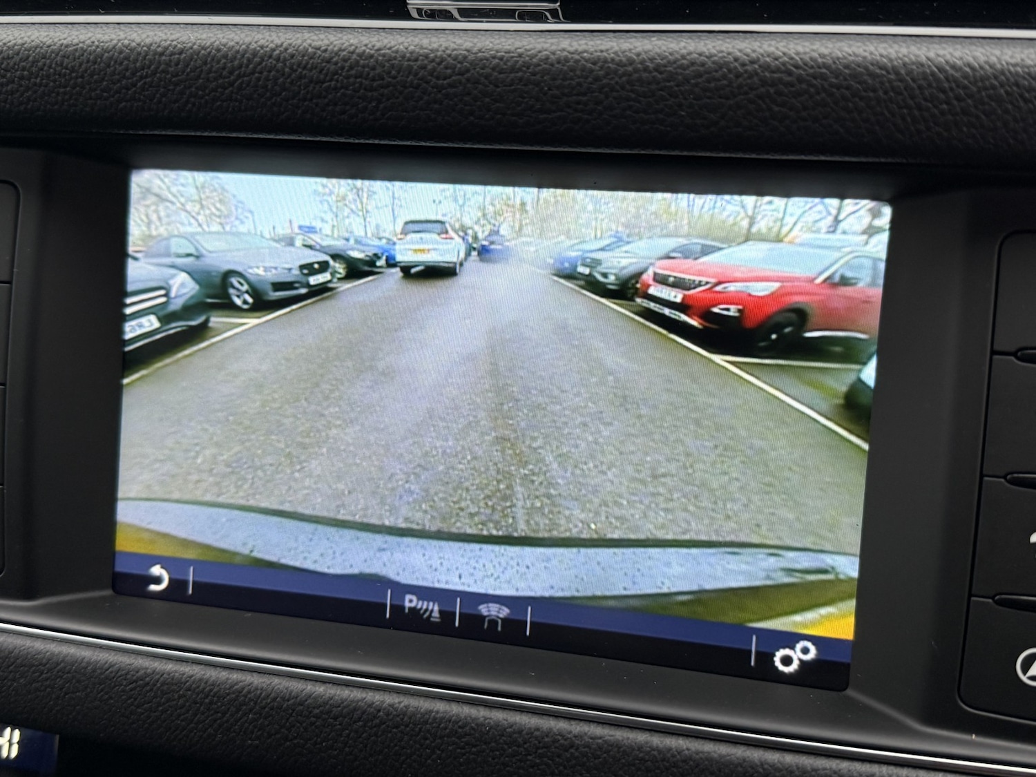 Used Jaguar XF 2017 for sale - 76982798: Photo 26