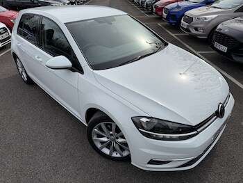 Used Volkswagen Golf 2017 for sale - 78057100: Photo