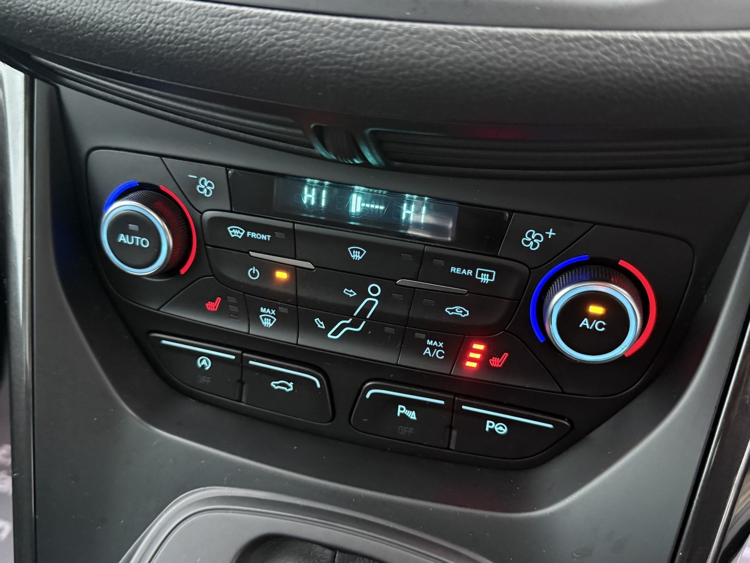 Used Ford Grand C-Max 2015 for sale - 76924303: Photo 32