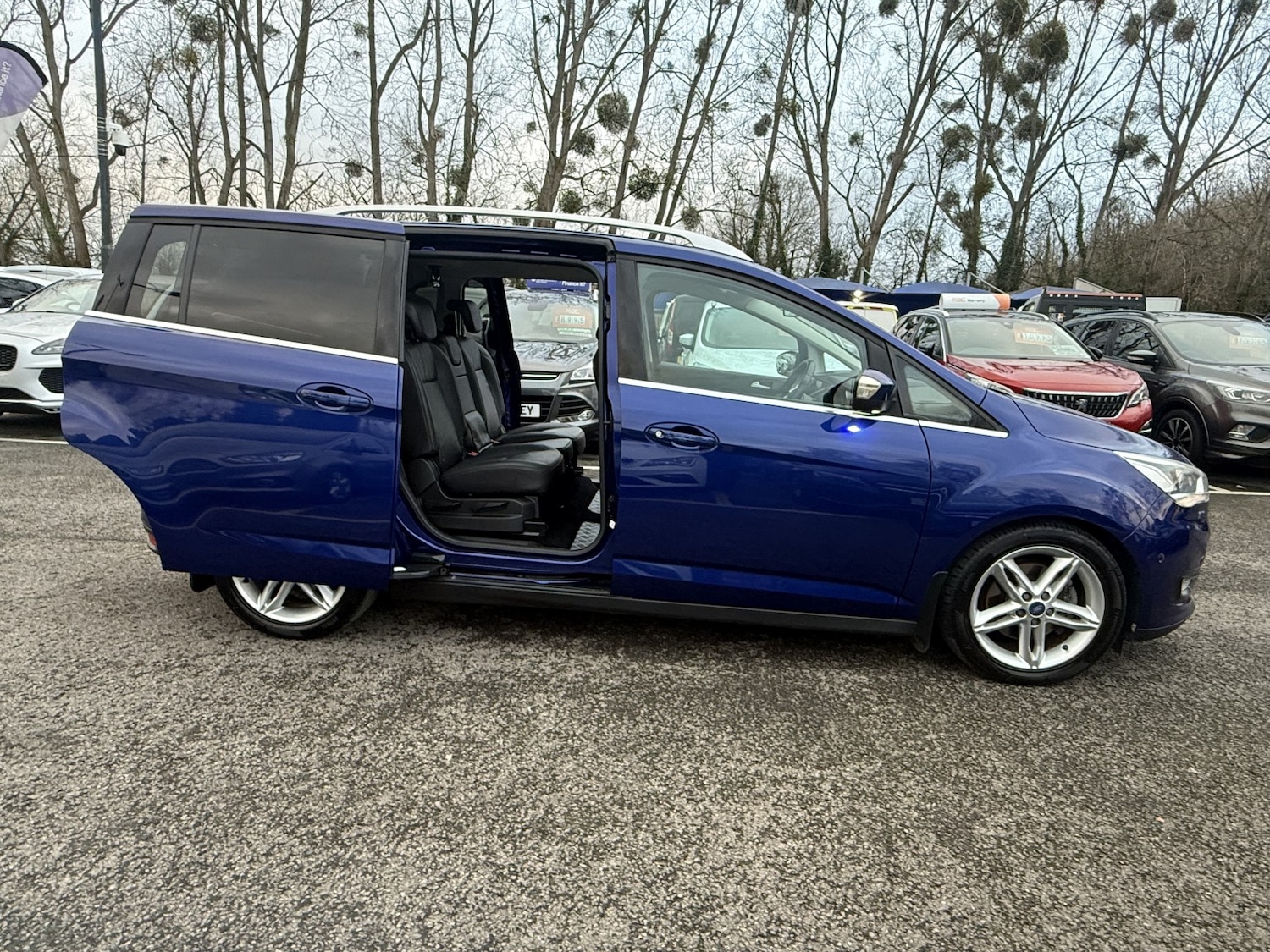 Used Ford Grand C-Max 2015 for sale - 76924303: Photo 6