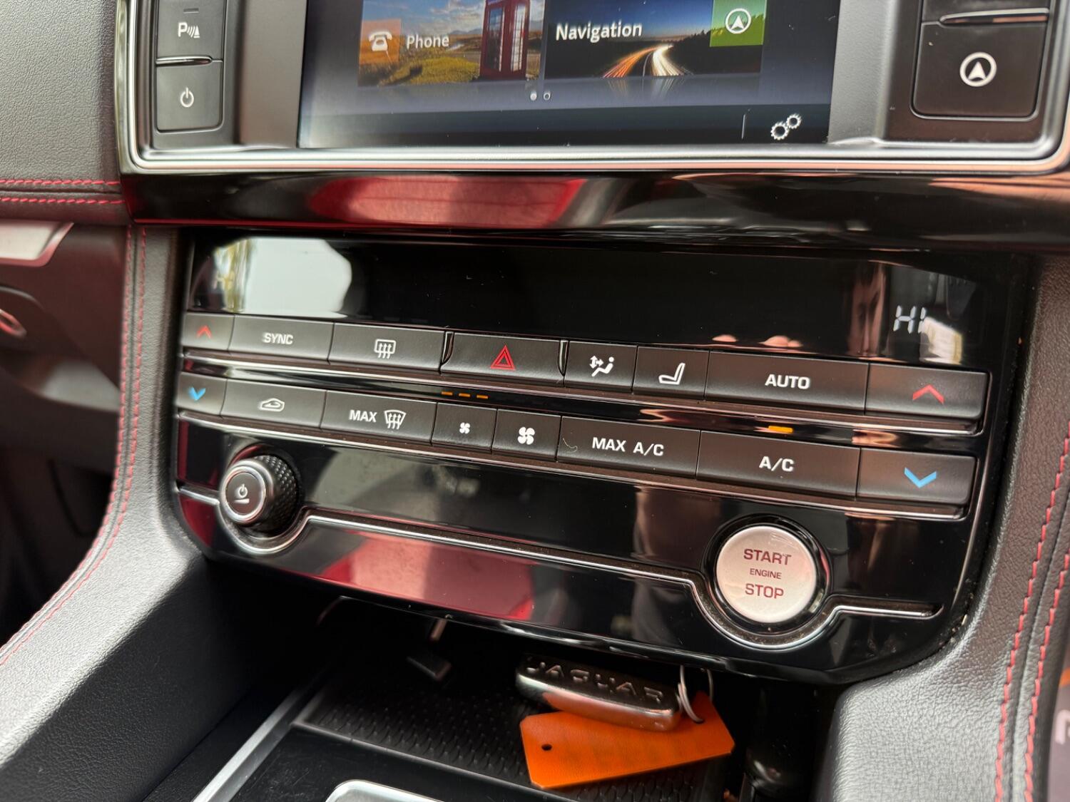 Used Jaguar F-Pace 2018 for sale - 76769504: Photo 31