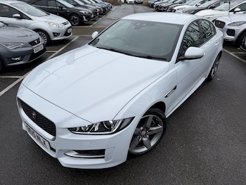 Used Jaguar XE 2015 for sale - 77632498: Photo