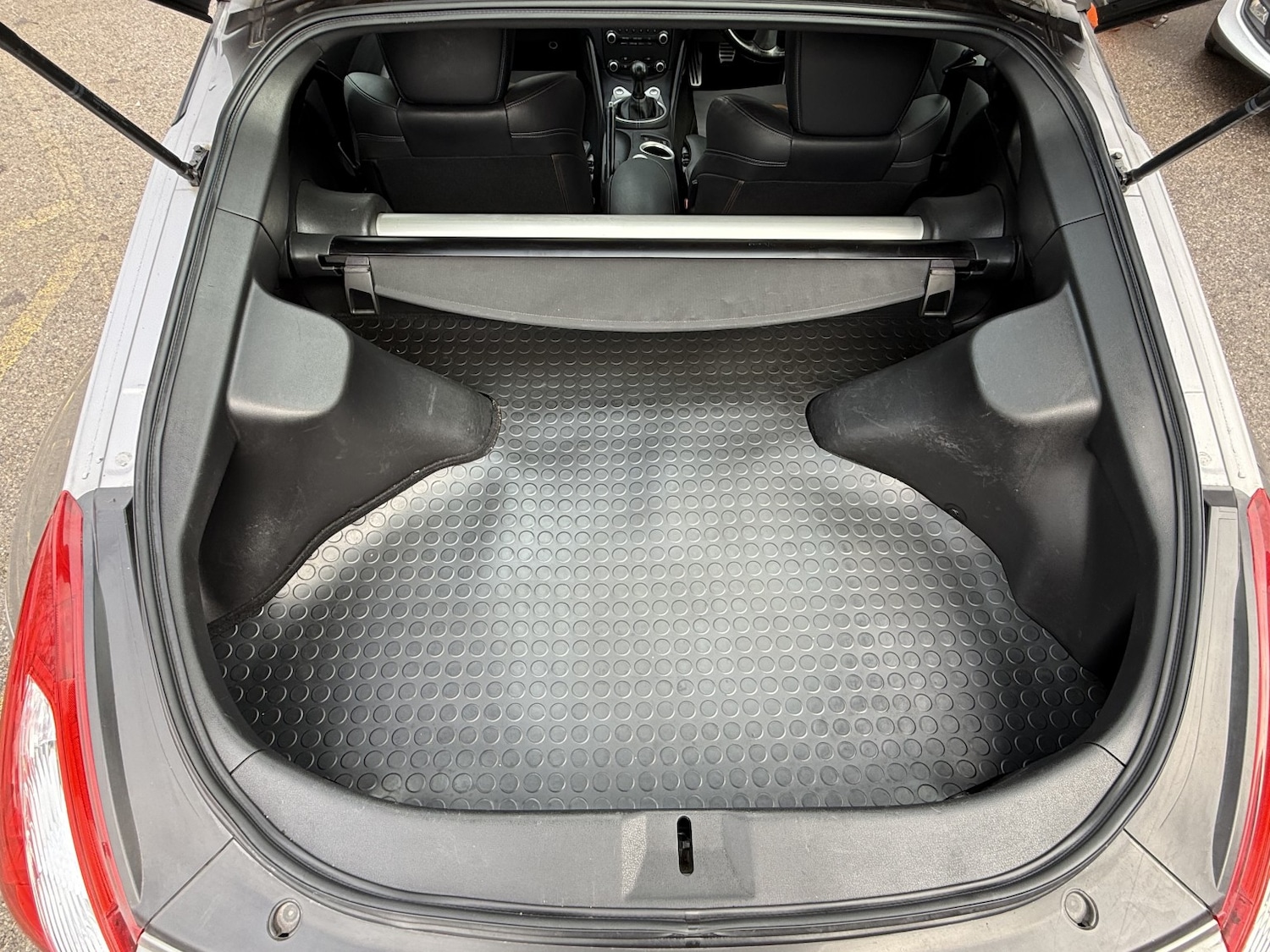 Used Nissan 370 Z 2011 for sale - 77478057: Photo 16