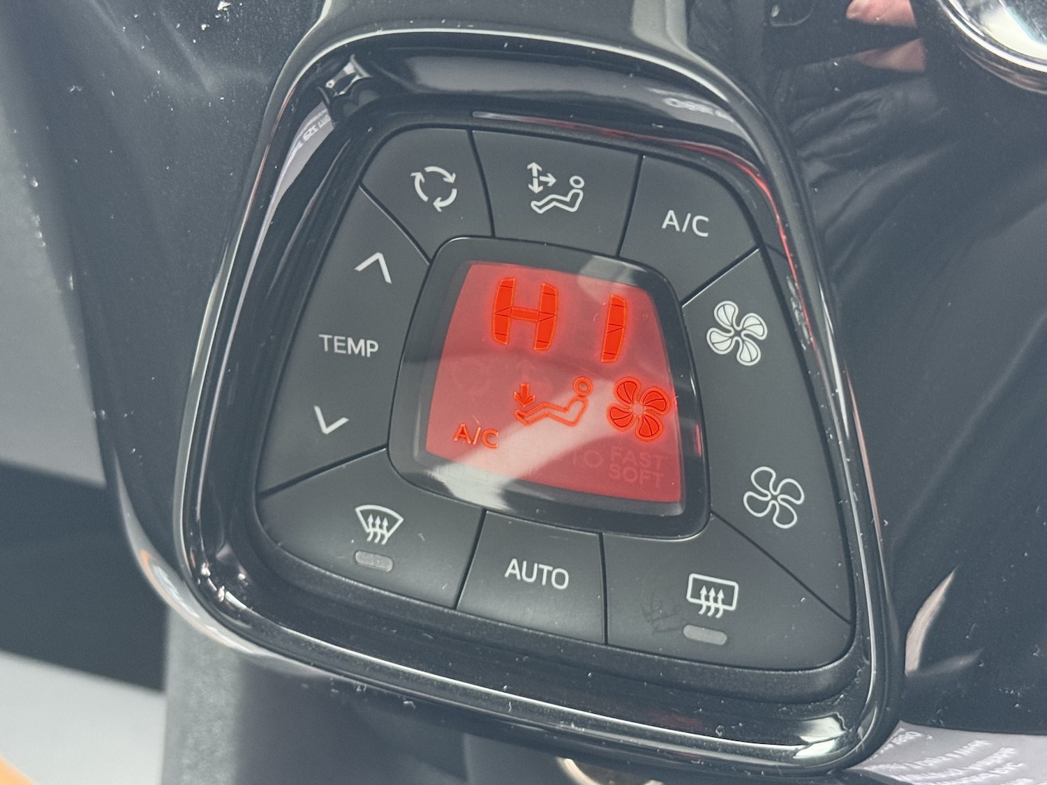 Used Toyota AYGO 2018 for sale - 77319868: Photo 31