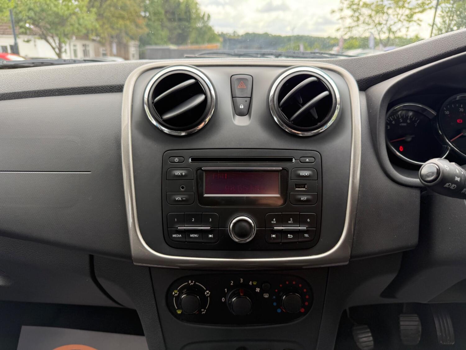 Used Dacia Sandero Stepway 2014 for sale - 76793358: Photo 28