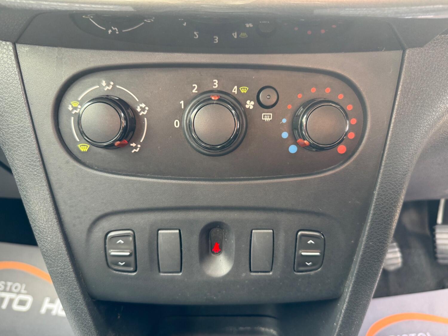 Used Dacia Sandero Stepway 2014 for sale - 76793358: Photo 30