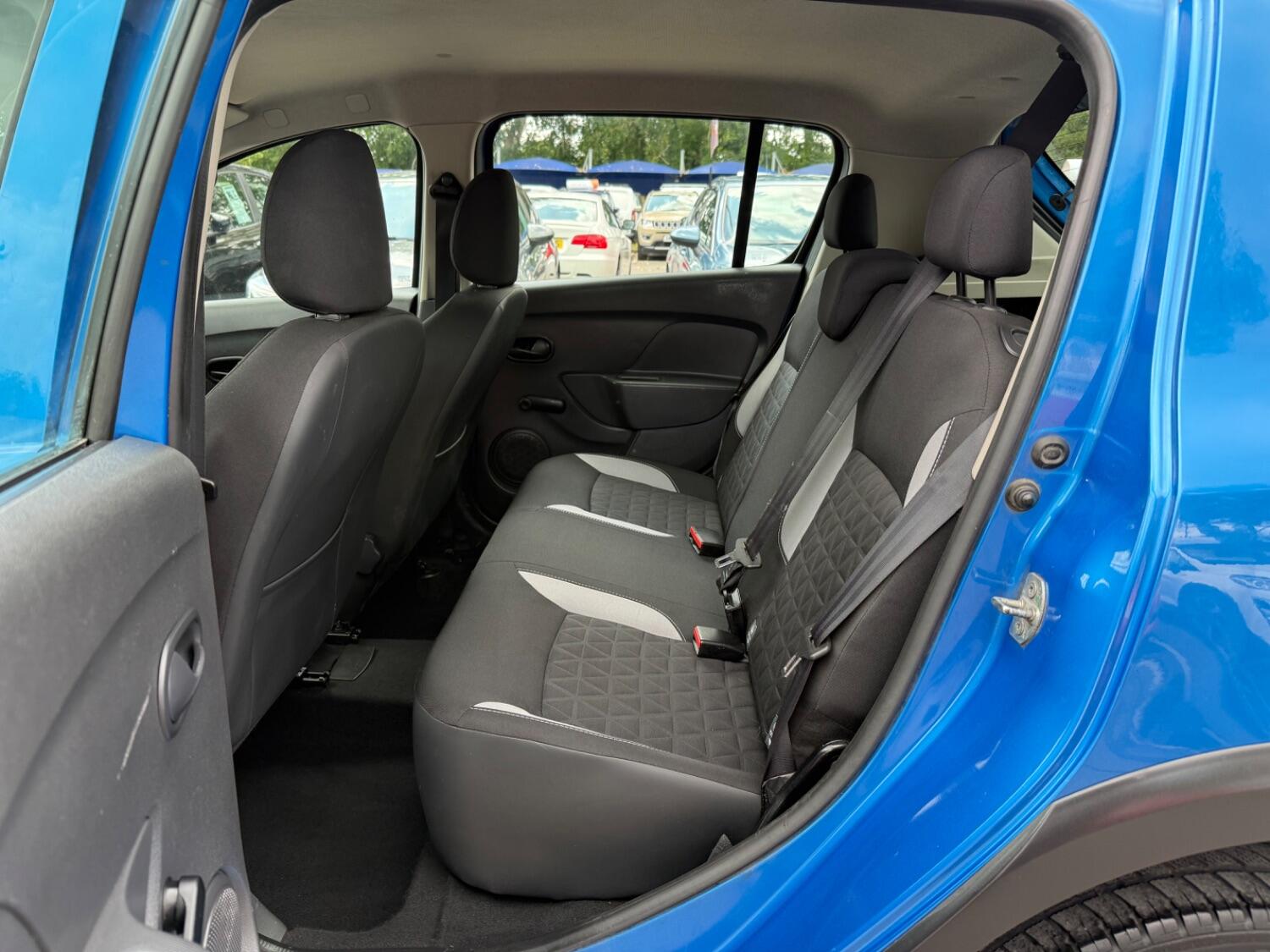 Used Dacia Sandero Stepway 2014 for sale - 76793358: Photo 38