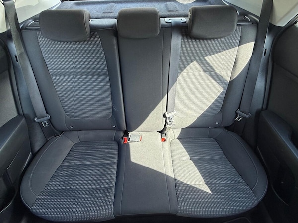Used Kia Stonic 2018 for sale - 75539051: Photo 37