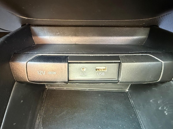 Used Kia Stonic 2018 for sale - 75539051: Photo 43