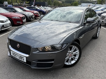 Used Jaguar XE 2017 for sale - 79563903: Photo