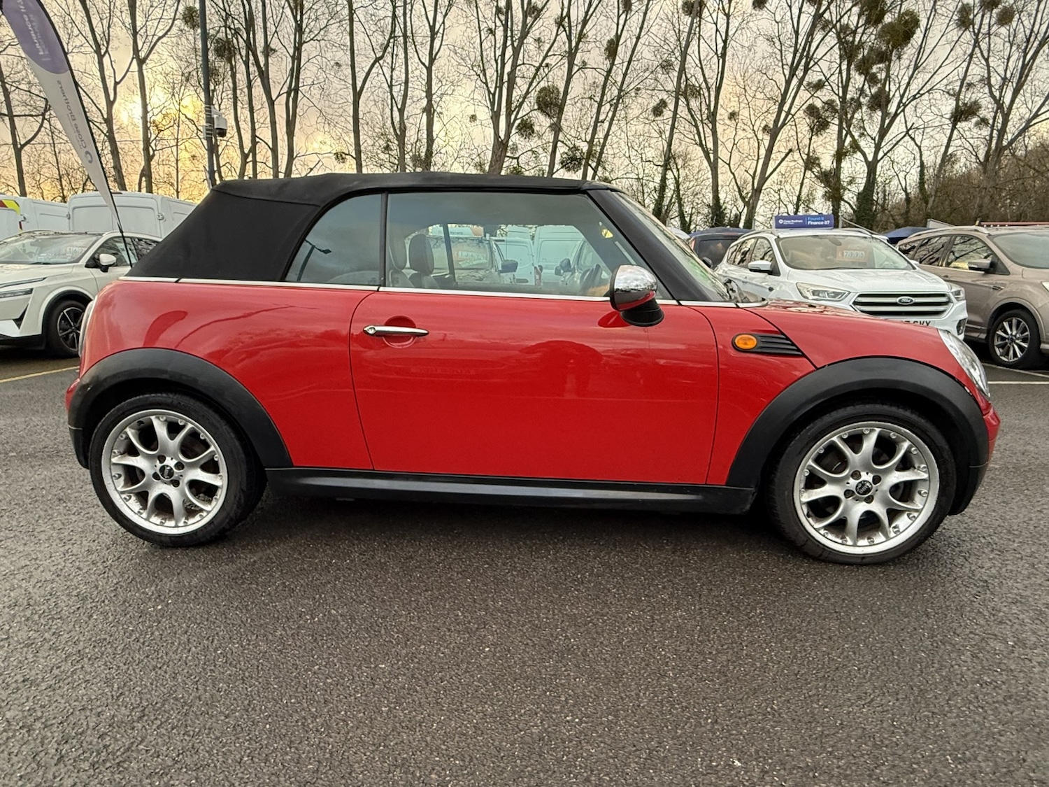Used MINI Convertible 2009 for sale - 77535888: Photo 7