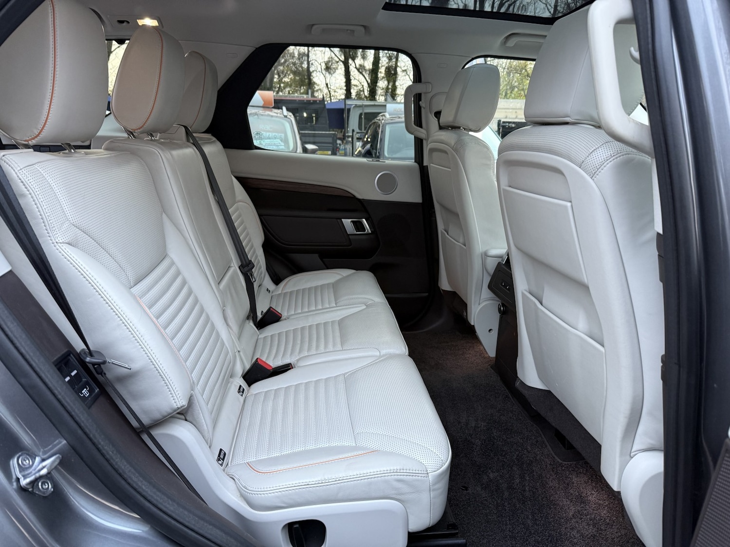 Used Land Rover Discovery 2017 for sale - 76712362: Photo 14