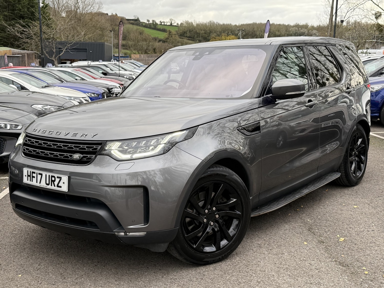 Used Land Rover Discovery 2017 for sale - 76712362: Photo 2