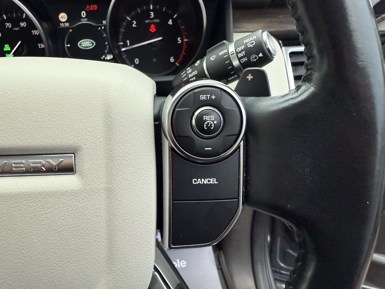 Used Land Rover Discovery 2017 for sale - 76712362: Photo 35