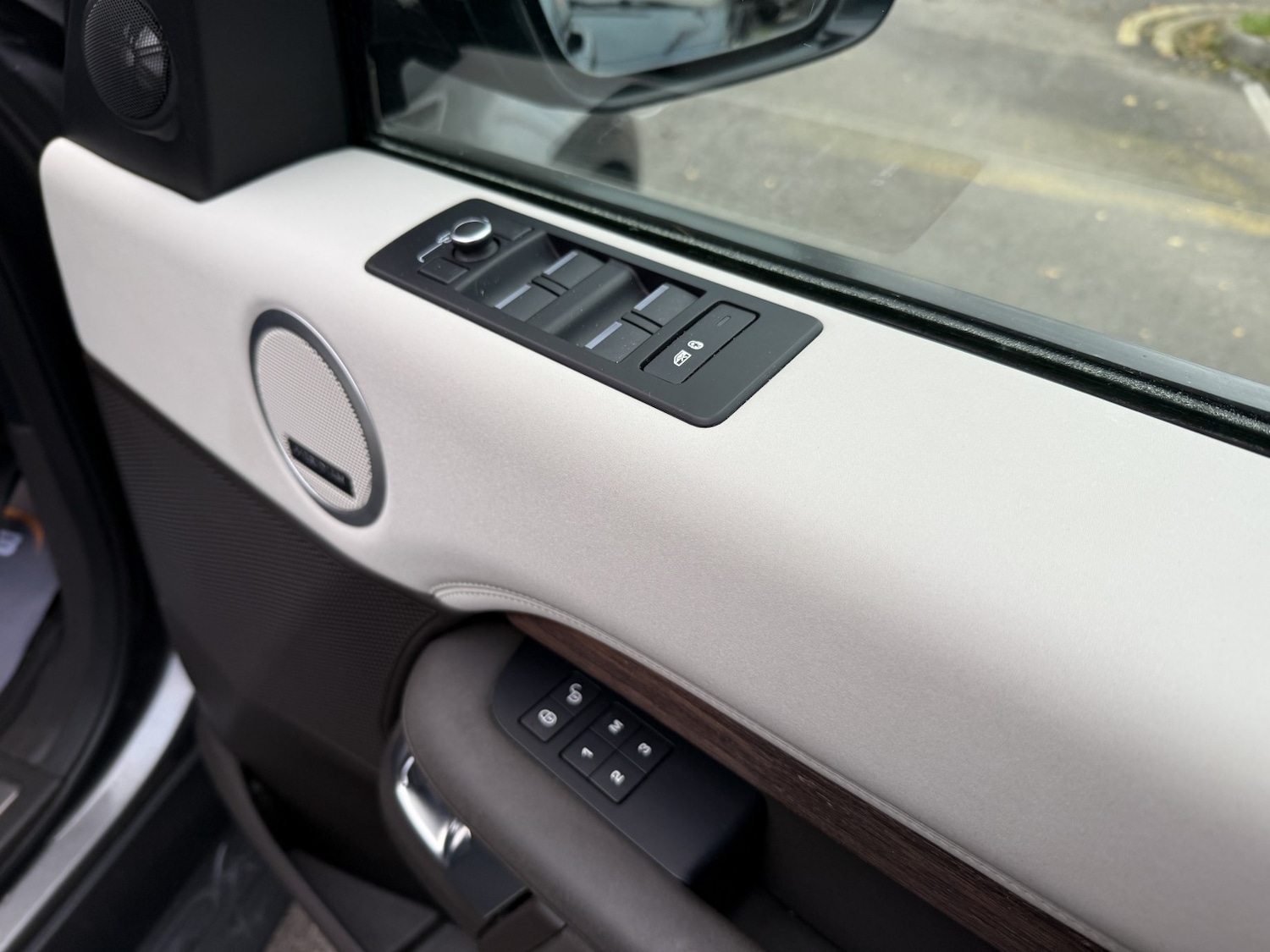 Used Land Rover Discovery 2017 for sale - 76712362: Photo 53