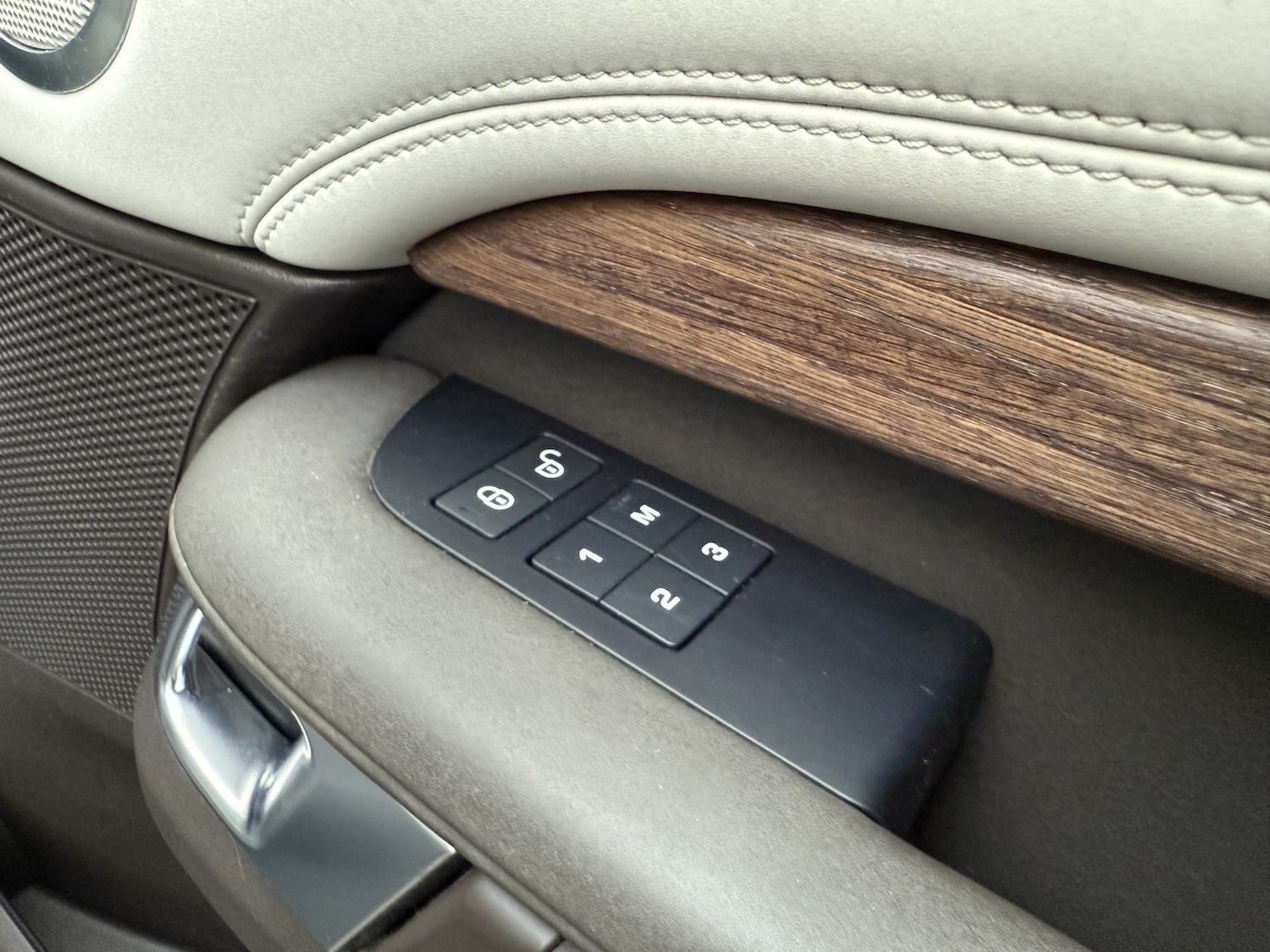 Used Land Rover Discovery 2017 for sale - 76712362: Photo 54