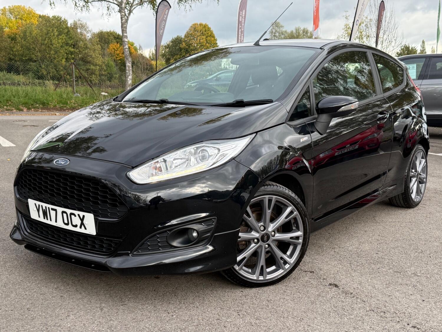 Used Ford Fiesta 2017 for sale - 76358205: Photo 2