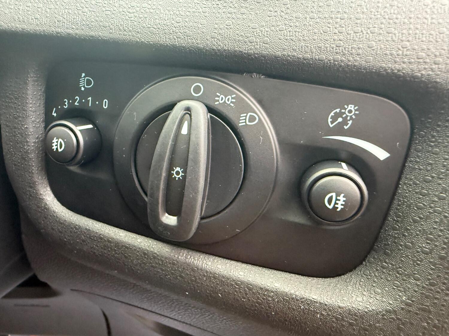 Used Ford Fiesta 2017 for sale - 76358205: Photo 48