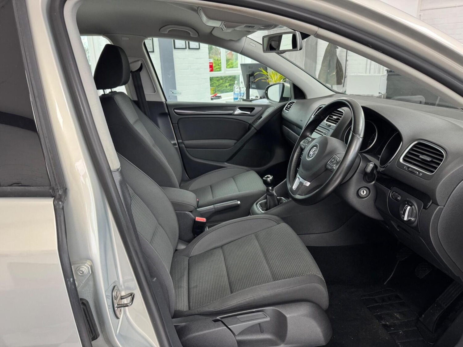 Used Volkswagen Golf 2011 for sale - 76863882: Photo 11