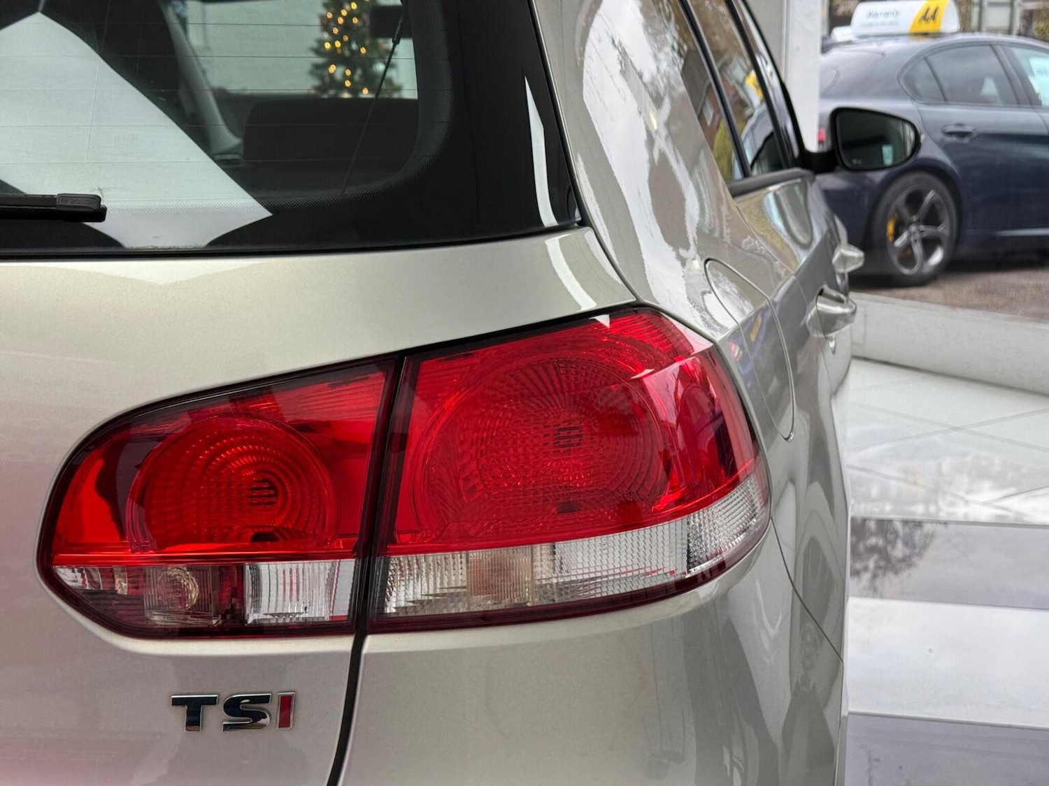 Used Volkswagen Golf 2011 for sale - 76863882: Photo 40