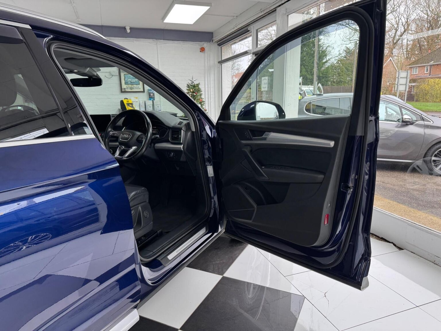 Used Audi Q5 2017 for sale - 76974486: Photo 32