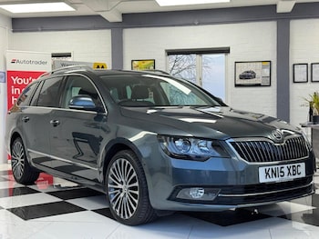 2015 - 2.0 TDI CR 140 Laurin + Klement 5dr DSG