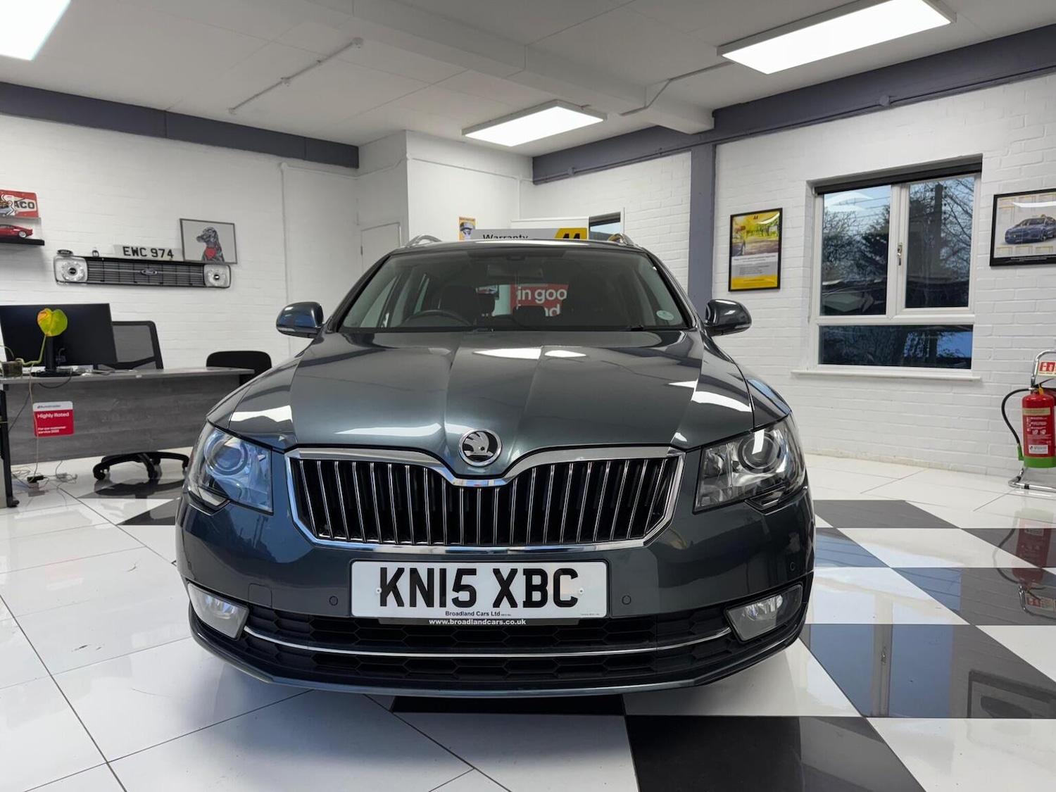 Used Skoda Superb 2015 for sale - 77564179: Photo 2