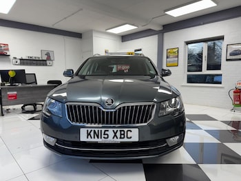 Used Skoda Superb 2015 for sale - 77564179: Photo