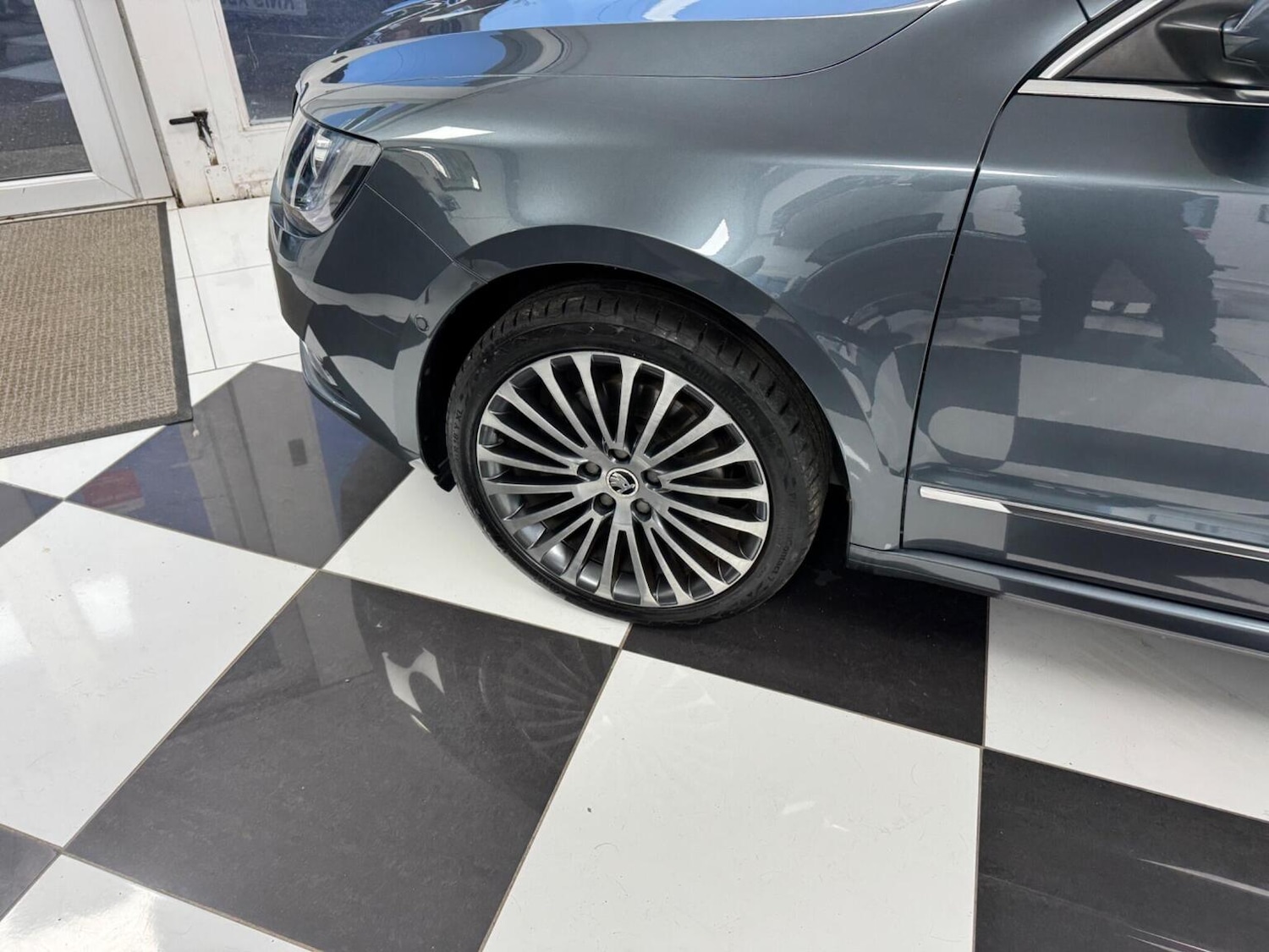 Used Skoda Superb 2015 for sale - 77564179: Photo 33