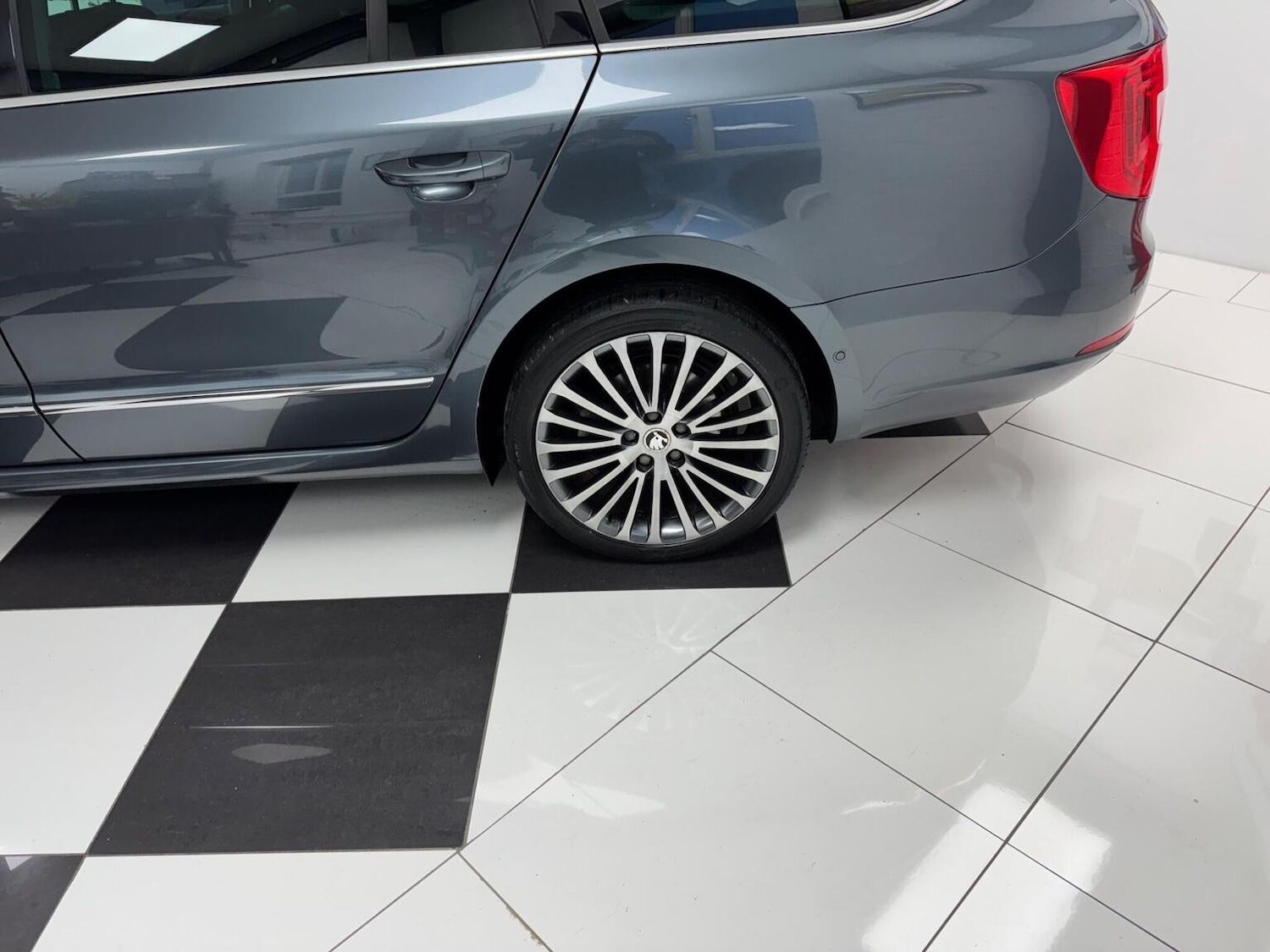 Used Skoda Superb 2015 for sale - 77564179: Photo 34