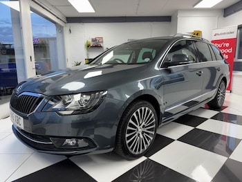 Used Skoda Superb 2015 for sale - 77564179: Photo