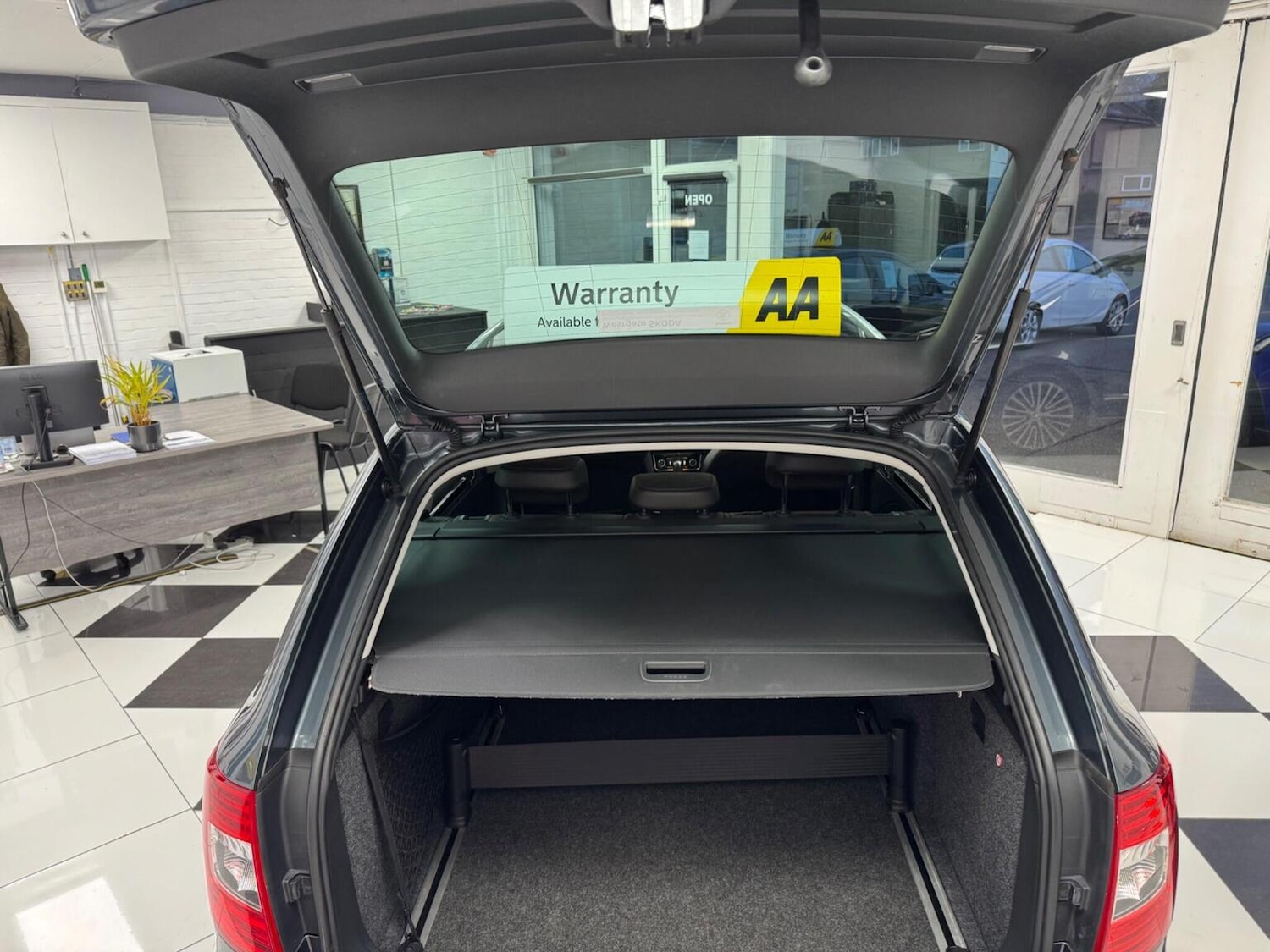 Used Skoda Superb 2015 for sale - 77564179: Photo 43